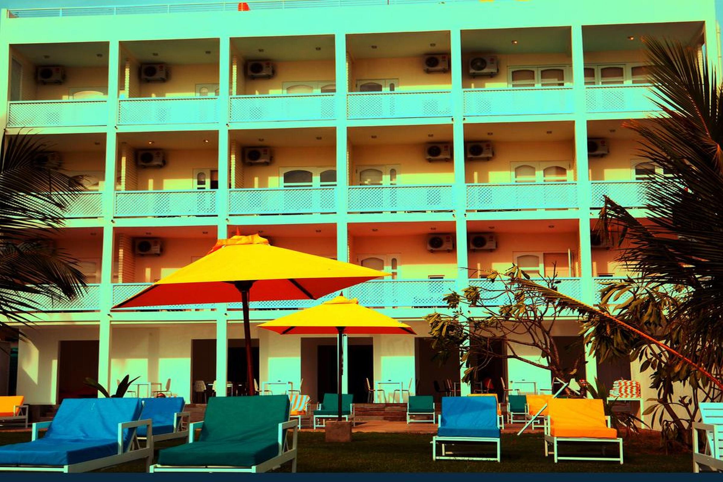 Hotel J Negombo Buitenkant foto