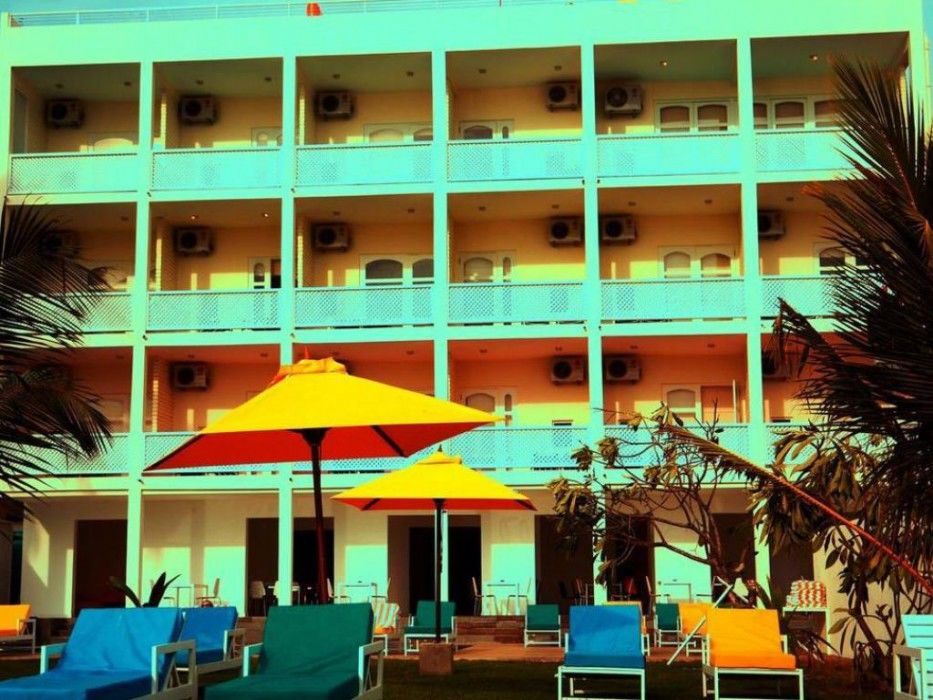 Hotel J Negombo Buitenkant foto